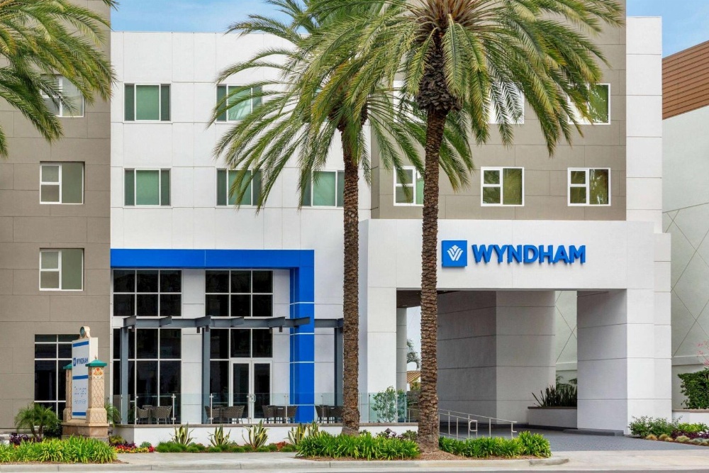Wyndham Anaheim Main image